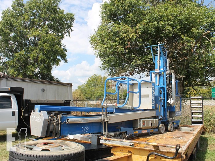 upright-068002-001-man-lift-image-2