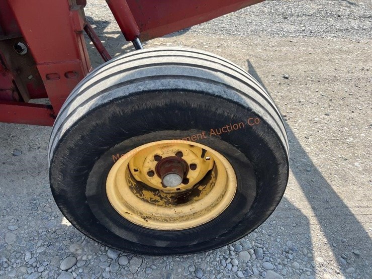 new-holland-1432-image-13