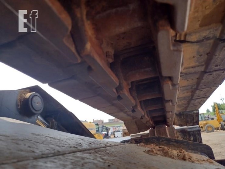 2019-deere-135g-image-44