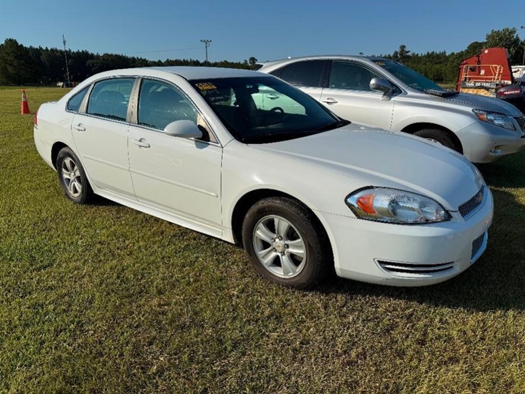 2012-chevrolet-impala-**salvage-title,-actual-image-2