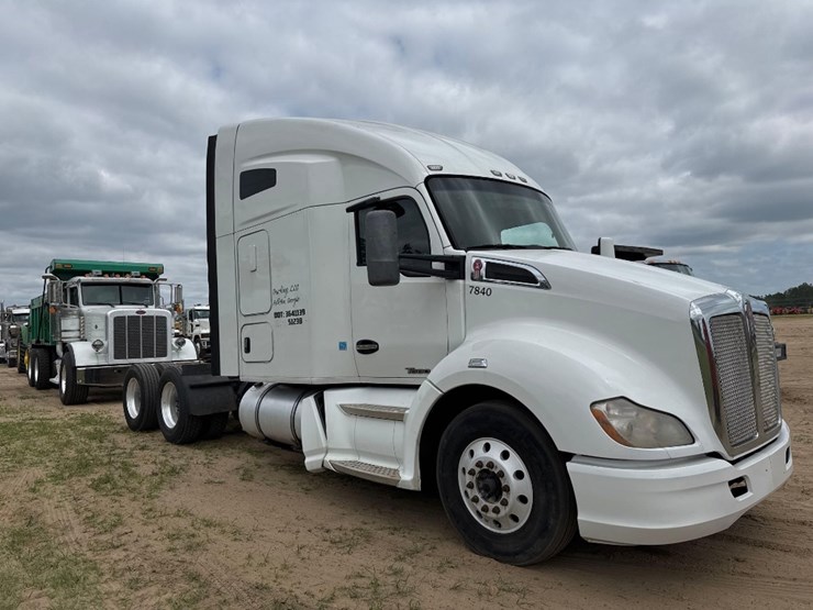2014-kenworth-t680-image-4