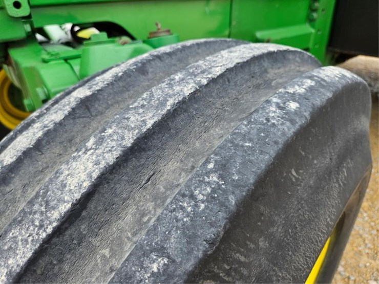 john-deere-8200-image-52