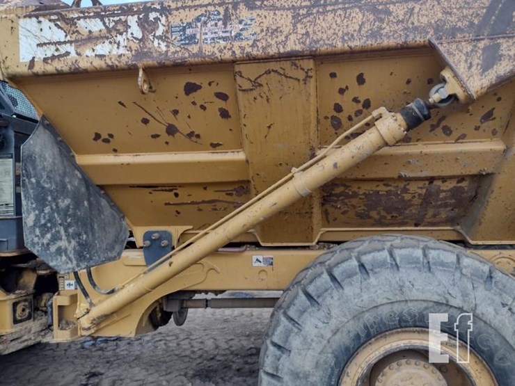 2005-deere-300d-image-27