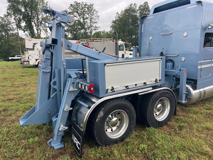 2019-peterbilt-389-image-4