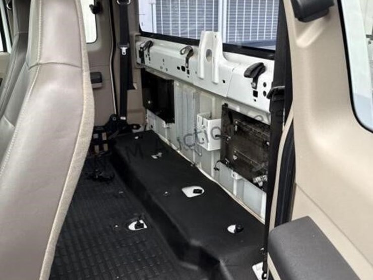 2009-ford-f350-image-26