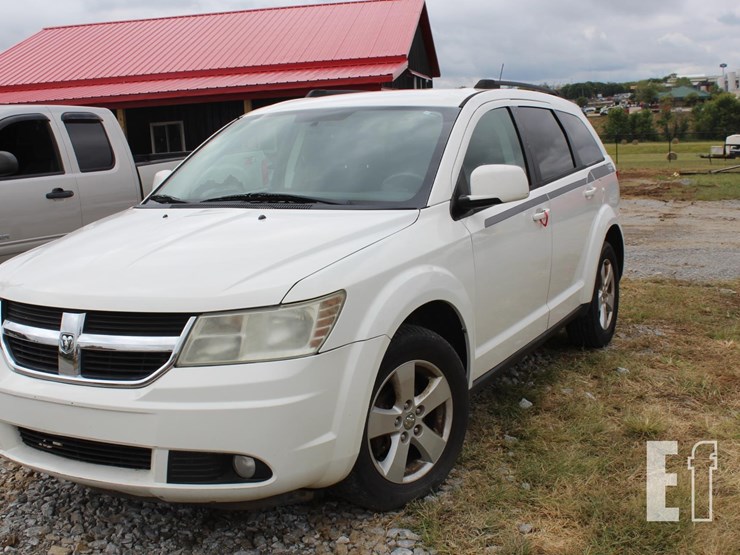 2010-dodge-journey-image-1