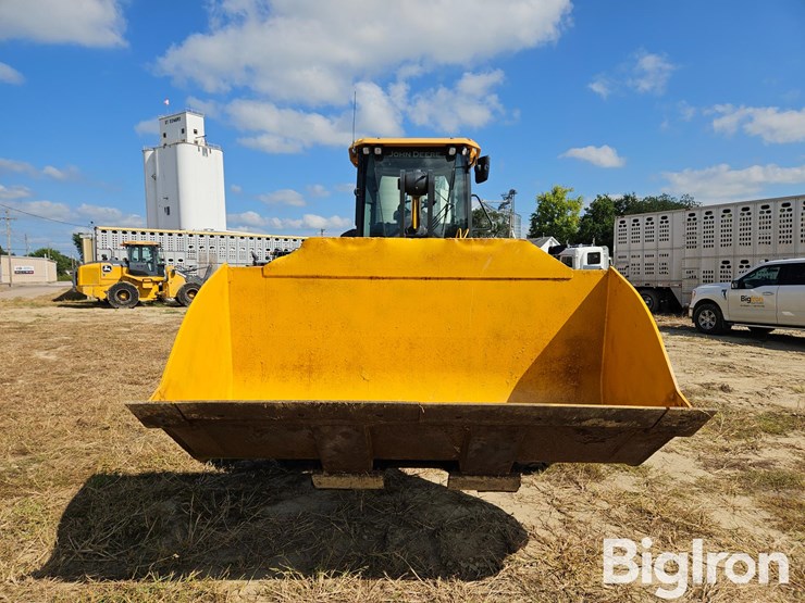 2022-john-deere-544-image-2