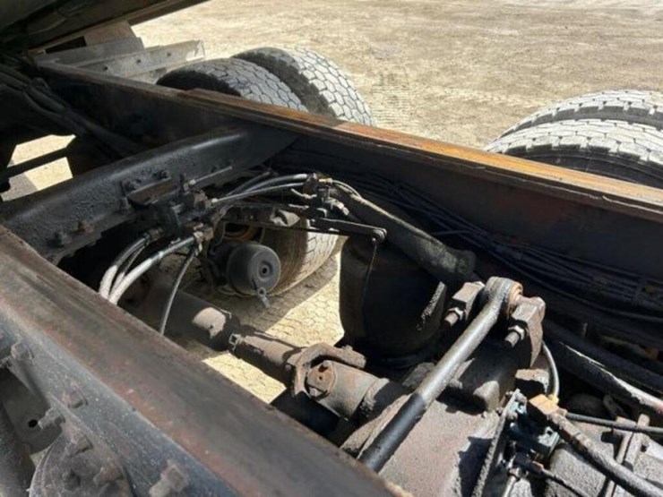 1999-mack-ch613-image-44