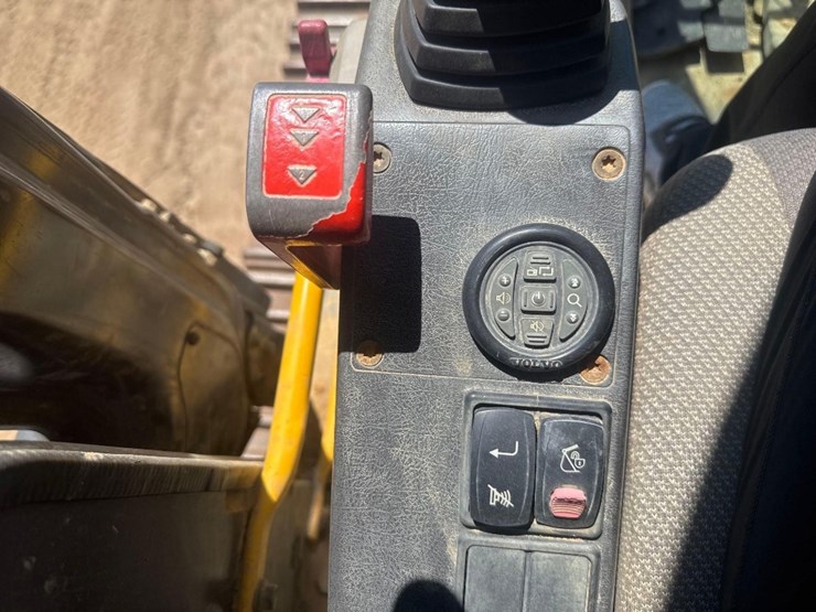 2012-volvo-ecr305cl-image-33