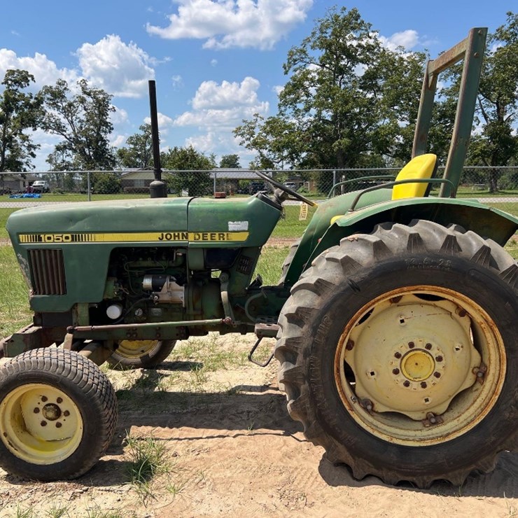 JOHN DEERE 1050