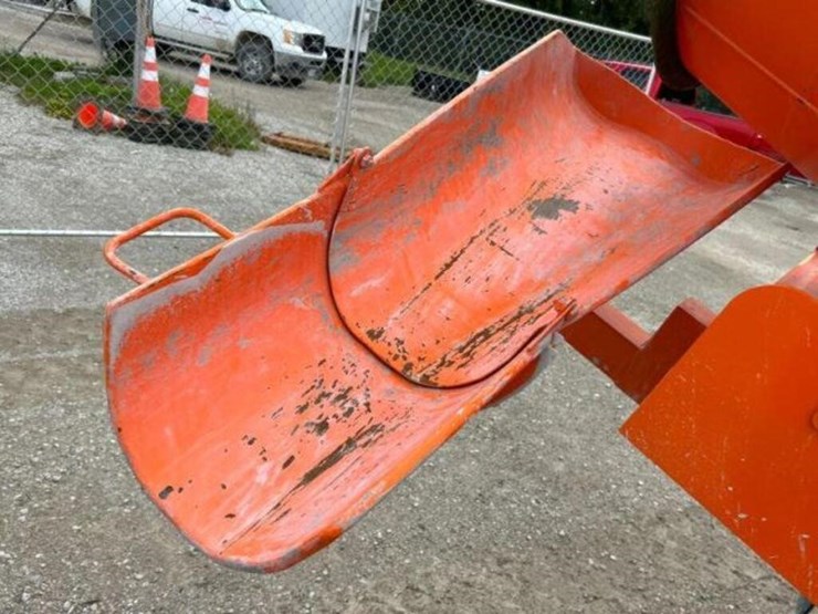 2024-1.5-cubic-meter-tow-behind-tri/a-concrete-fil-image-38