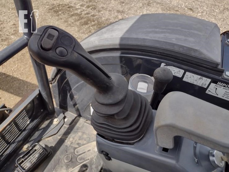 2021-deere-26g-image-8