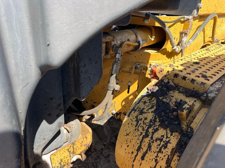 caterpillar-140m-image-18
