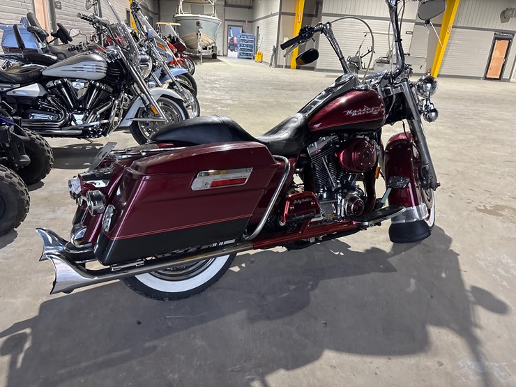#113-•-2002-harley-roadking-flhrc-image-3