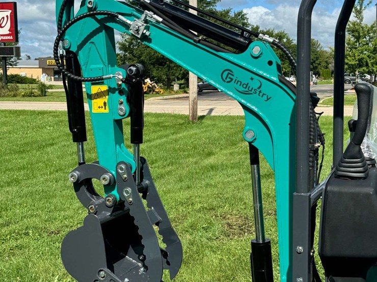 2025-cfg-industrial-qk16r-mini-excavator-...-unused-image-3