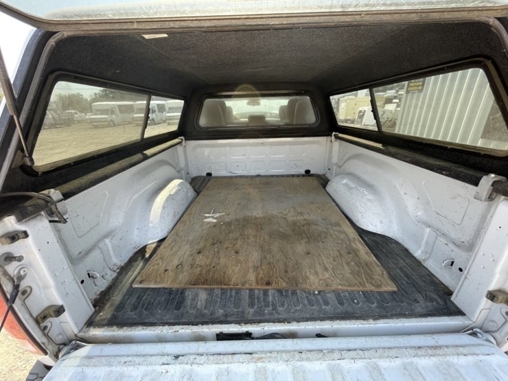 2017-dodge-ram-1500-crew-cab-4x4-pickup-image-19