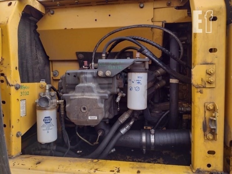 komatsu-pc220-lc-8-image-38