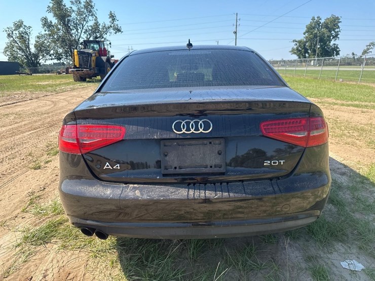 2013-audi-a4-20t-sedan-image-7