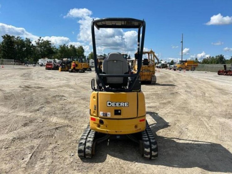2016-deere-17g-image-3