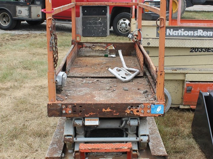 15'-scissor-lift-2965-image-7