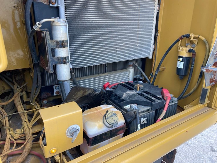 2018-caterpillar-318fl-image-29
