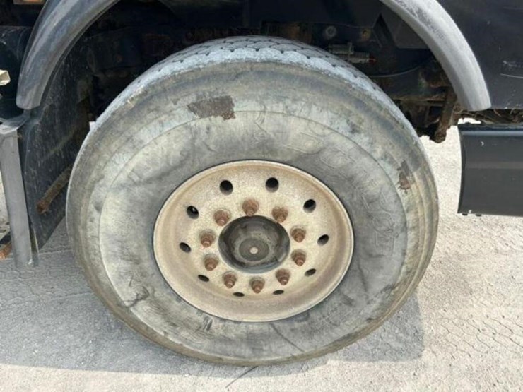 2005-volvo-tri/a-dump-truck-4v5k99gh55n391882-image-78