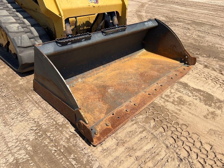 2022-caterpillar-259d3-image-17