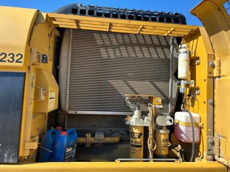 2010-caterpillar-324dl-image-20