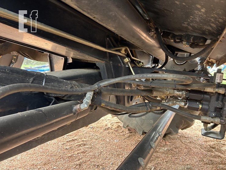 2015-case-ih-8240-image-110
