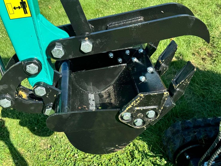 2025-cfg-industrial-h15r-mini-excavator-...-unused-image-9
