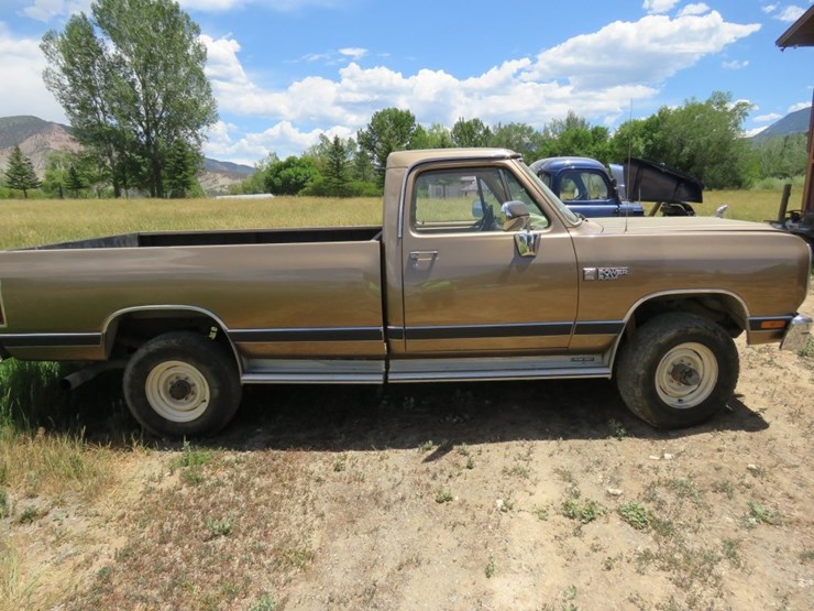 1989-dodge-ram-250-image-3