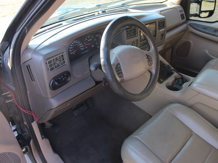 2002-ford-excursion-image-10