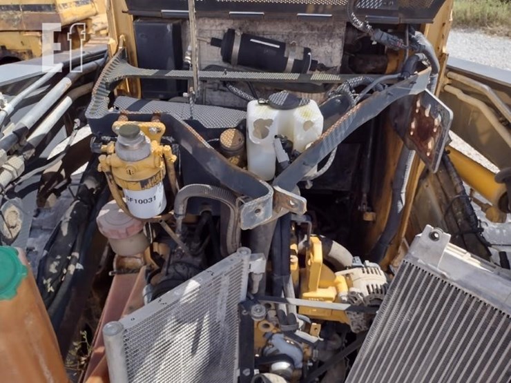 john-deere-329d-image-31
