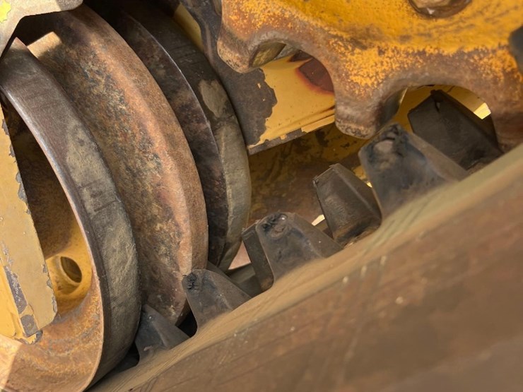 2020-caterpillar-259d3-image-10