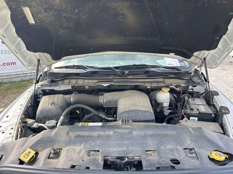 2019-ram-1500-classic-image-9