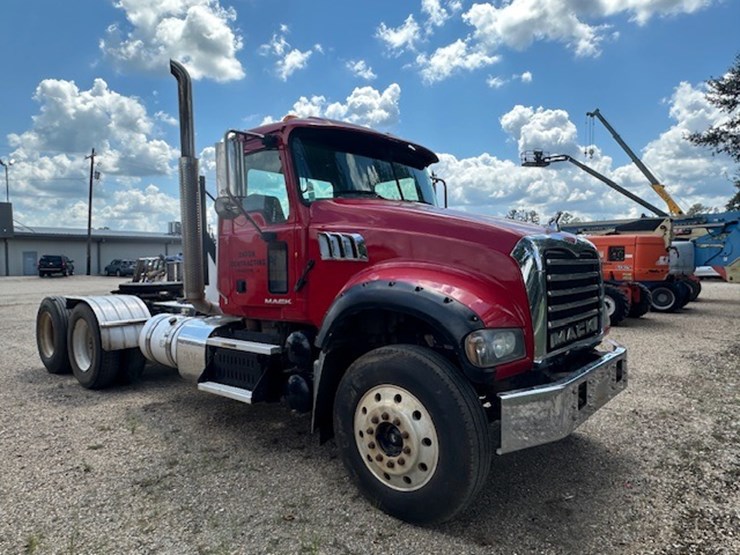 #206-•-2014-mack-gu713-image-2