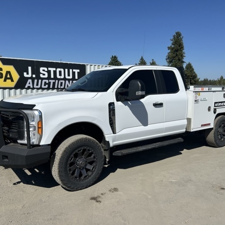 2023 FORD F250 XL