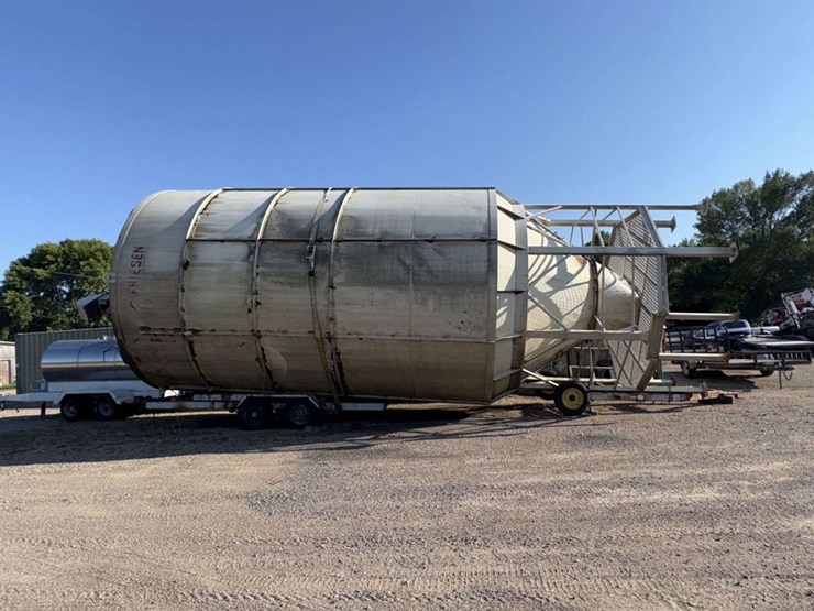 friesen-bulk-bin,-48’-tall,-15’-wide,-9-legs,-roof-hatch,-(2)-roof-vents,-(b),-trailer-not-included,-image-2