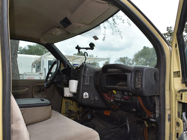 2009-gmc-c550-top-kick-pump-truck-(vin-#-1gdj5c1g29f412980)-(showing-appx-2-image-9