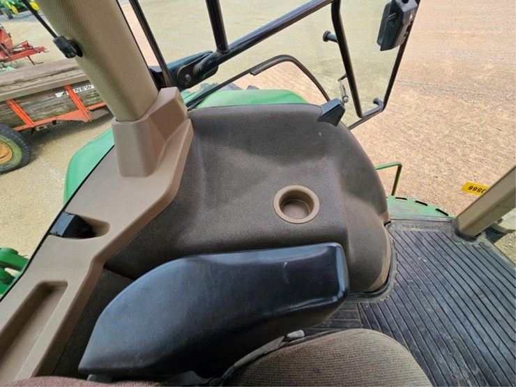 john-deere-8200-image-26