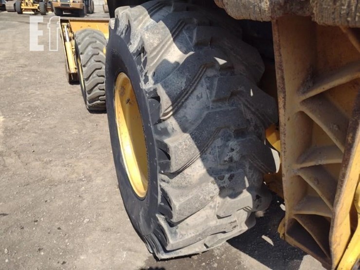 2004-caterpillar-420d-image-26