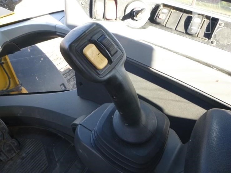 2013-caterpillar-924k-image-14
