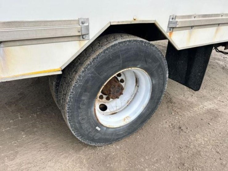 2013-ford-f750-xl-image-30