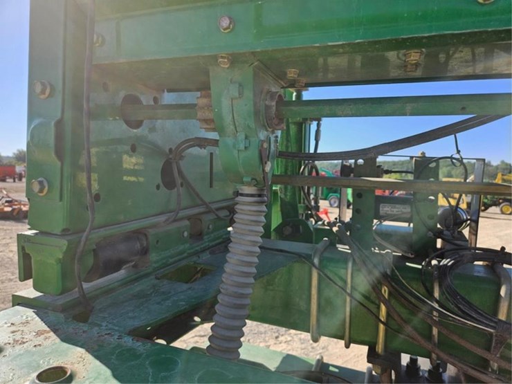 john-deere-1530-image-37