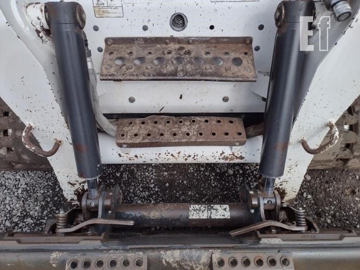 2007-bobcat-t300-image-15