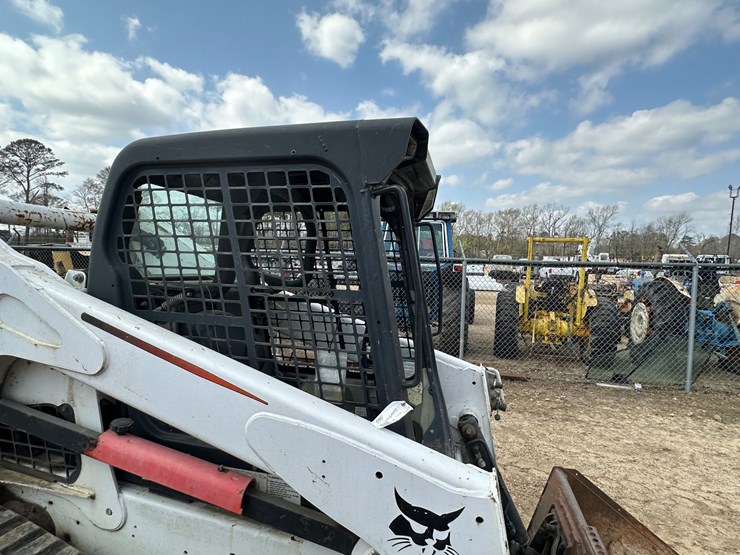 2014-bobcat-t750-image-26