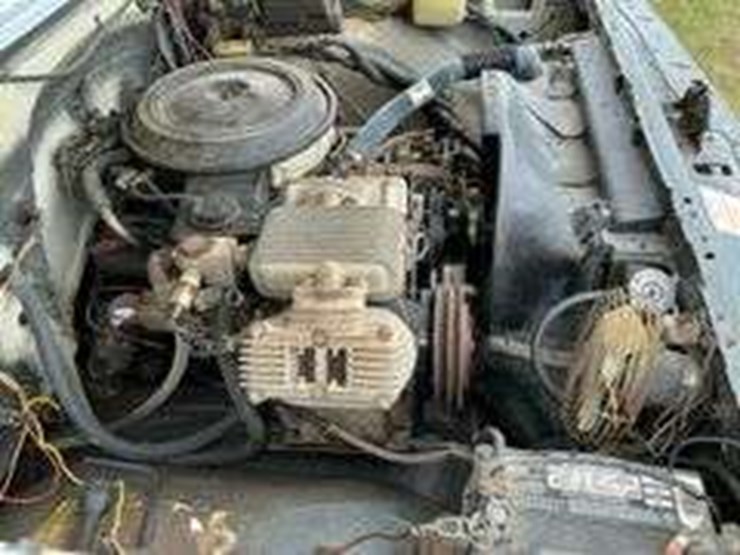 1983-chevy-custom-deluxe-30,-1-ton-service-truck-image-12