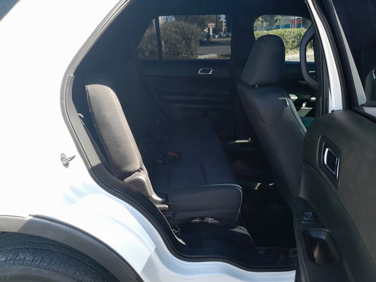 2017-ford-explorer-image-6