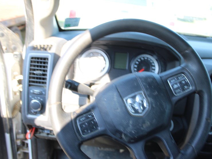 2015-dodge-1500-image-9