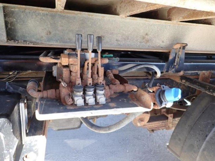 2016-ford-f550-xl-image-51